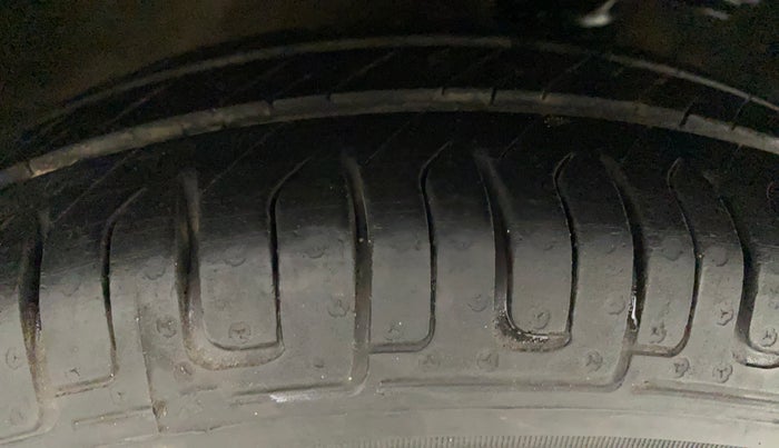2011 Hyundai i10 ERA 1.1, Petrol, Manual, 43,548 km, Right Front Tyre Tread