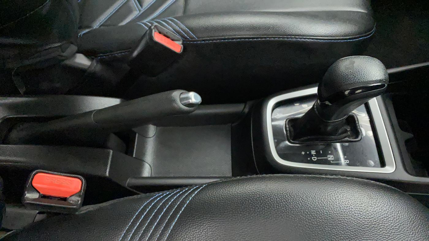 2018 Maruti Swift ZXI AMT, Petrol, Automatic, 32,621 km, Gear Lever