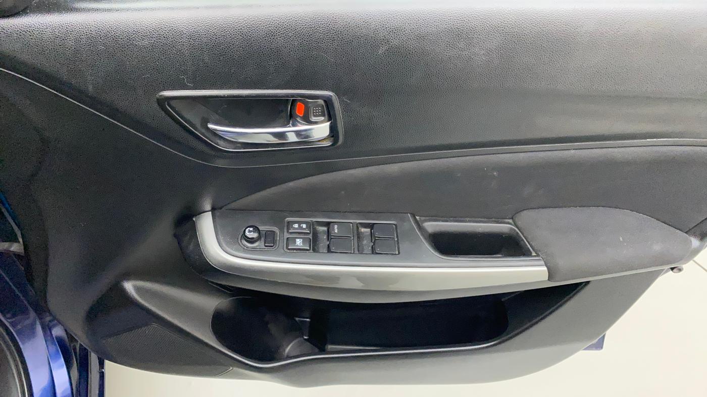 2018 Maruti Swift ZXI AMT, Petrol, Automatic, 32,621 km, Driver Side Door Panels Control