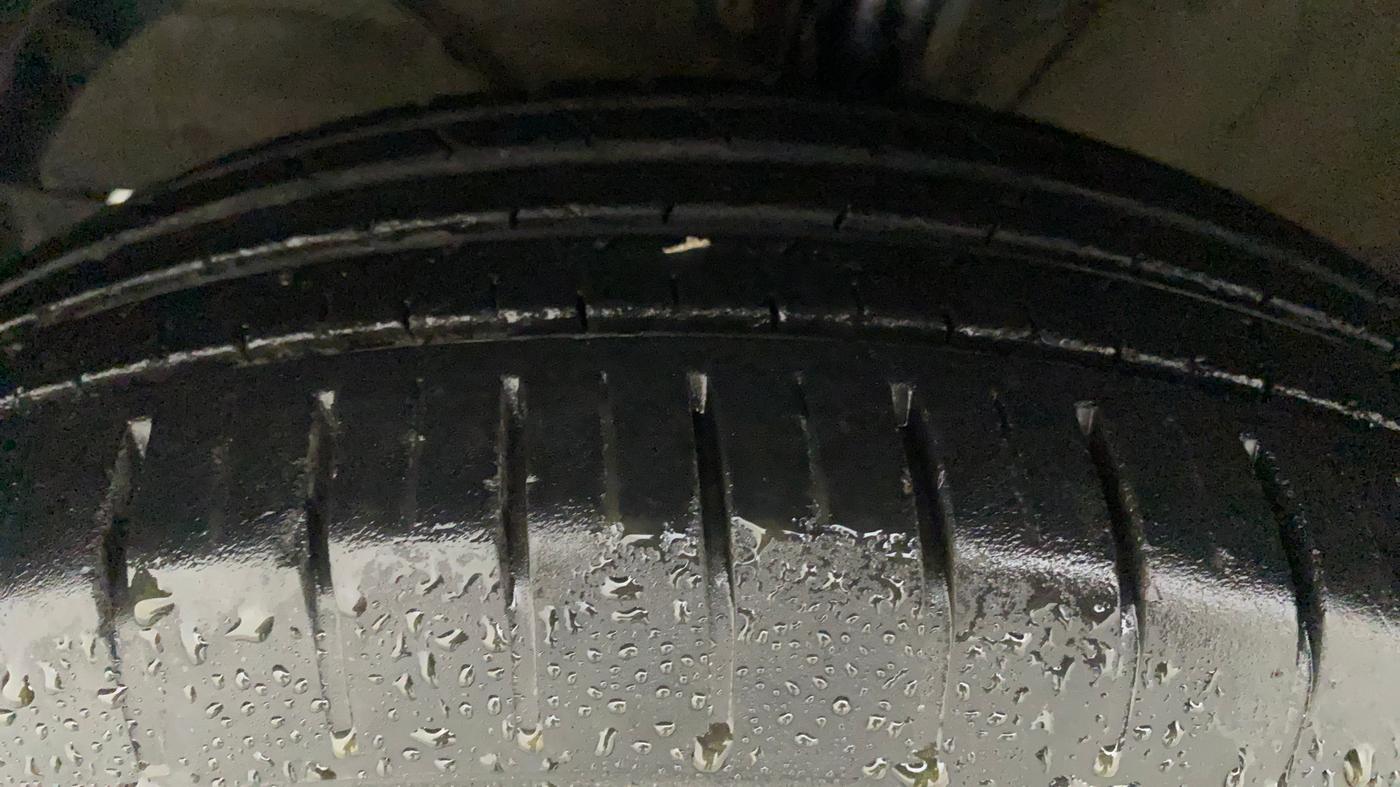 2018 Maruti Swift ZXI AMT, Petrol, Automatic, 32,621 km, Left Front Tyre Tread