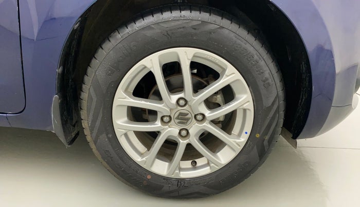 2018 Maruti Swift ZXI AMT, Petrol, Automatic, 32,621 km, Right Front Wheel