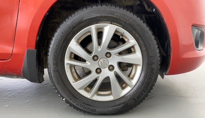 2012 Maruti Swift ZXI, Petrol, Manual, 22,536 km, Right Front Wheel