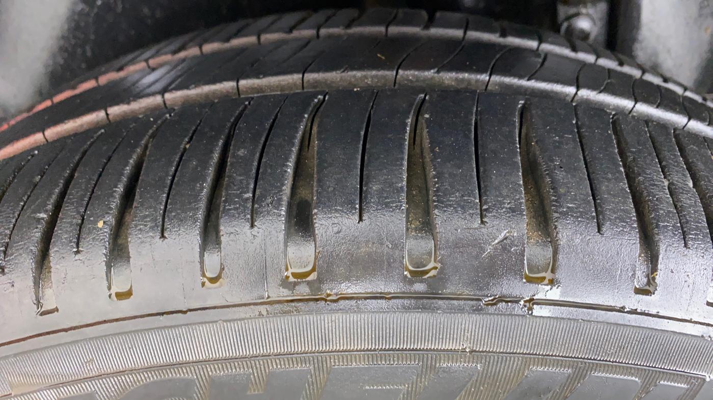 2012 Maruti Swift ZXI, Petrol, Manual, 22,536 km, Left Rear Tyre Tread