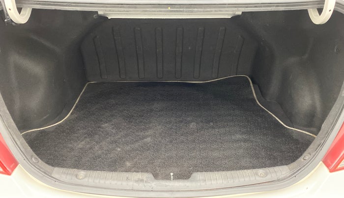 2014 Hyundai Verna FLUIDIC 1.6 SX CRDI, Diesel, Manual, 82,732 km, Boot Inside