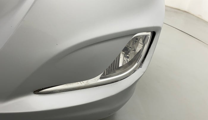 2011 Hyundai Verna FLUIDIC 1.6 VTVT SX, Petrol, Manual, 77,282 km, Left fog light - Not fixed properly
