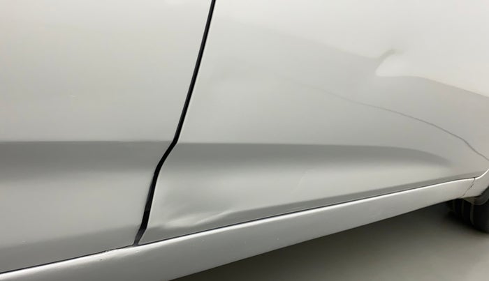 2011 Hyundai Verna FLUIDIC 1.6 VTVT SX, Petrol, Manual, 77,282 km, Driver-side door - Slightly dented