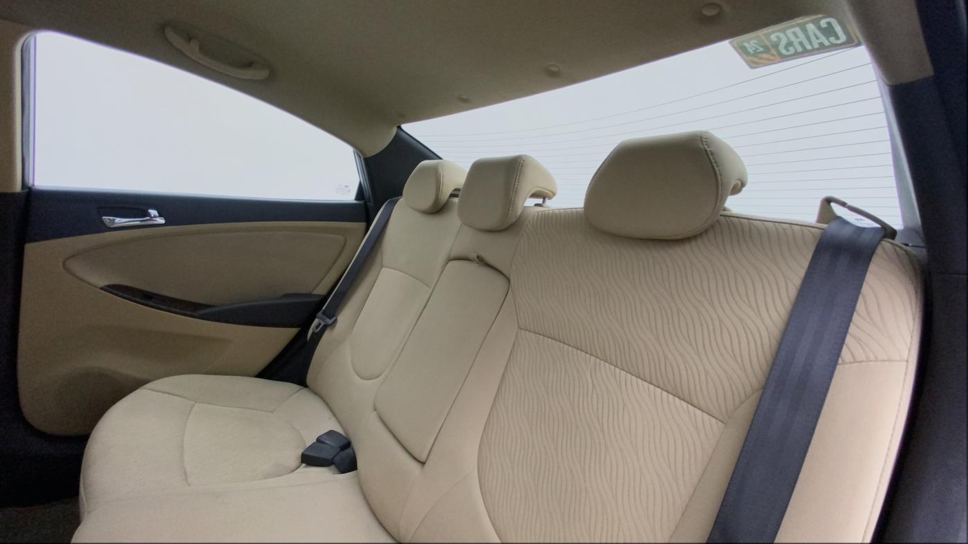2011 Hyundai Verna FLUIDIC 1.6 VTVT SX, Petrol, Manual, 77,282 km, Right Side Rear Door Cabin