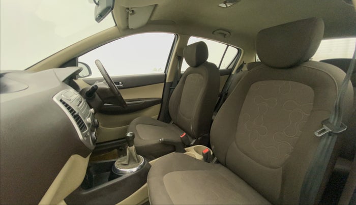 2011 Hyundai i20 ASTA 1.2, Petrol, Manual, 72,357 km, Right Side Front Door Cabin