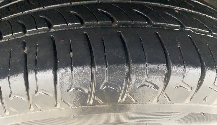 2022 Maruti Swift VXI, Petrol, Manual, 58,589 km, Left Front Tyre Tread