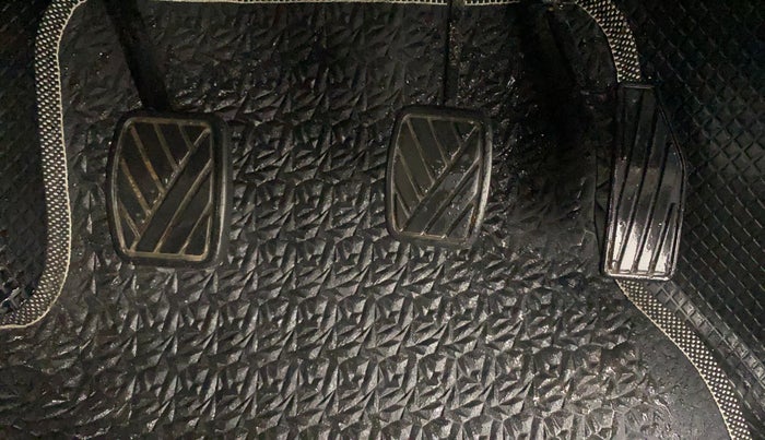 2022 Maruti Swift VXI, Petrol, Manual, 58,589 km, Pedals