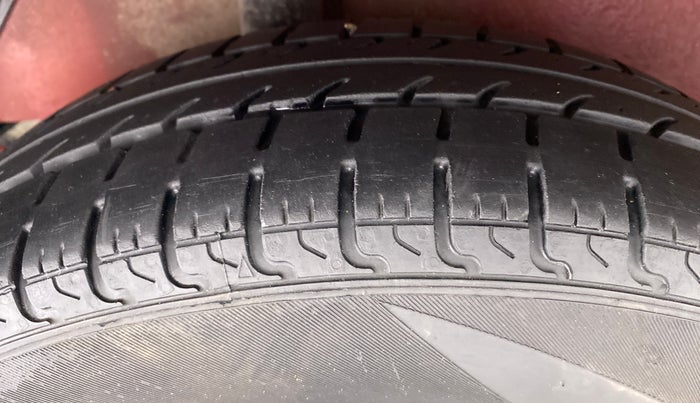 2015 Maruti Ritz VDI, Diesel, Manual, 60,725 km, Right Rear Tyre Tread
