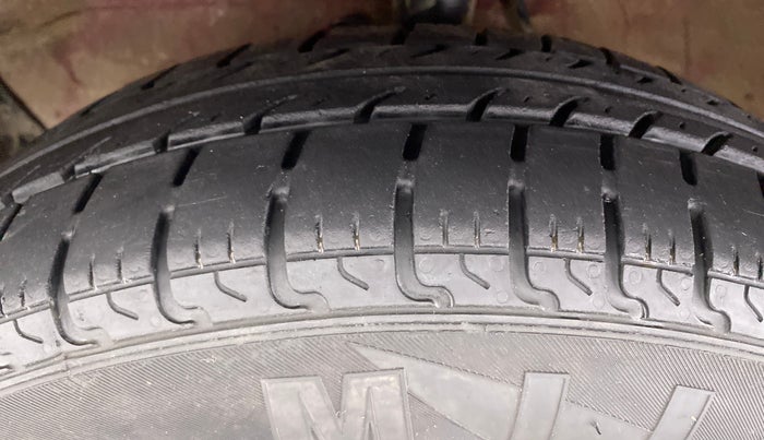 2015 Maruti Ritz VDI, Diesel, Manual, 60,725 km, Left Front Tyre Tread