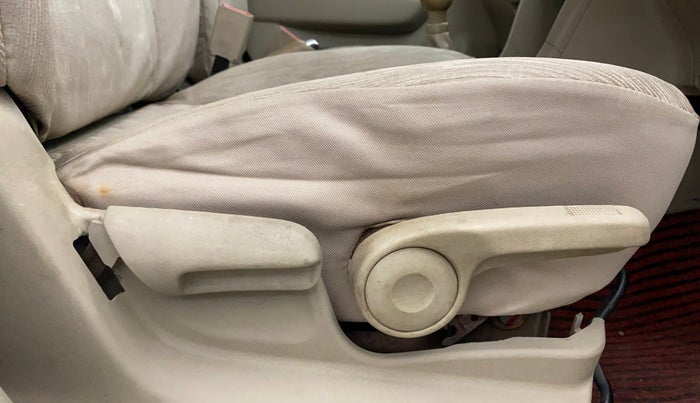 2015 Maruti Ertiga ZXI, Petrol, Manual, 96,665 km, Driver Side Adjustment Panel