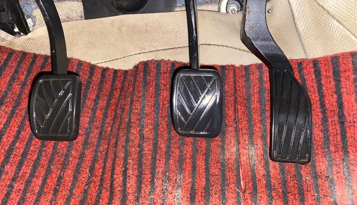 2015 Maruti Ertiga ZXI, Petrol, Manual, 96,665 km, Pedals