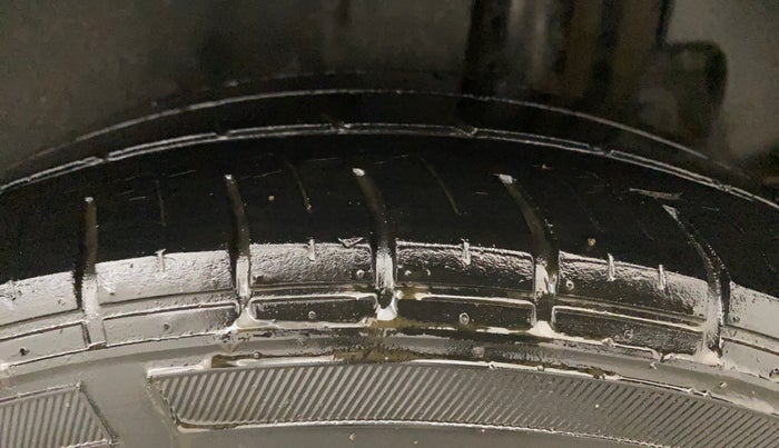 2015 Maruti Ertiga ZXI, Petrol, Manual, 96,665 km, Left Rear Tyre Tread