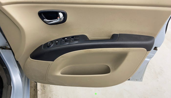 2013 Hyundai i10 SPORTZ 1.2, Petrol, Manual, 33,746 km, Driver Side Door Panels Control