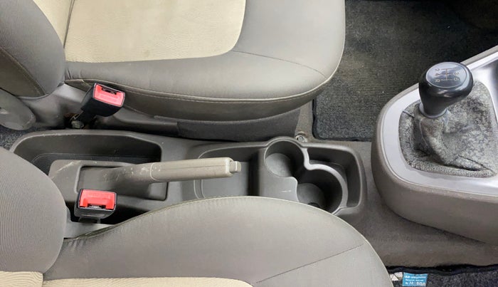 2013 Hyundai i10 SPORTZ 1.2, Petrol, Manual, 33,746 km, Gear Lever