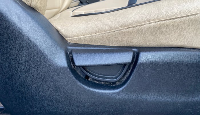 2019 Hyundai NEW SANTRO SPORTZ CNG, CNG, Manual, 60,561 km, Driver Side Adjustment Panel