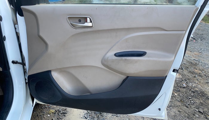 2019 Hyundai NEW SANTRO SPORTZ CNG, CNG, Manual, 60,561 km, Driver Side Door Panels Control