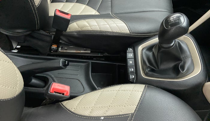 2019 Hyundai NEW SANTRO ASTA MT, Petrol, Manual, 24,978 km, Gear Lever
