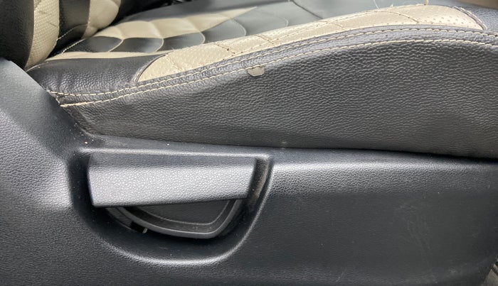 2019 Hyundai NEW SANTRO ASTA MT, Petrol, Manual, 24,978 km, Driver Side Adjustment Panel