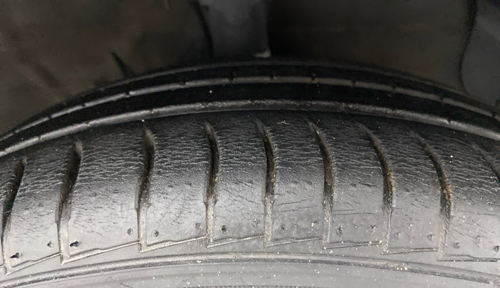 2019 Hyundai NEW SANTRO ASTA MT, Petrol, Manual, 24,978 km, Right Front Tyre Tread