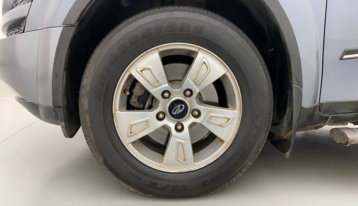 2013 Mahindra XUV500 W8, Diesel, Manual, 82,155 km, Left Front Wheel