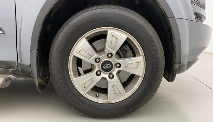 2013 Mahindra XUV500 W8, Diesel, Manual, 82,155 km, Right Front Wheel