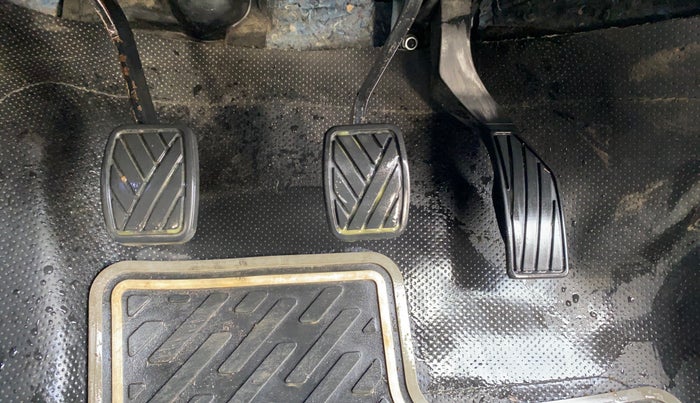 2021 Maruti S Cross ZETA 1.5, Petrol, Manual, 28,379 km, Pedals