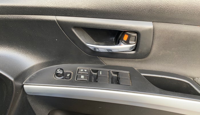 2021 Maruti S Cross ZETA 1.5, Petrol, Manual, 28,379 km, Driver Side Door Panels Control