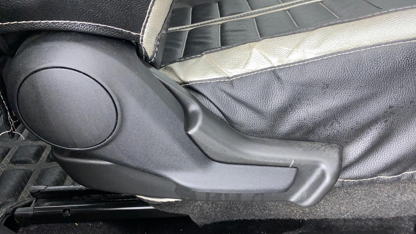 2020 Maruti Baleno DELTA 1.2 K12, Petrol, Manual, 19,426 km, Driver Side Adjustment Panel