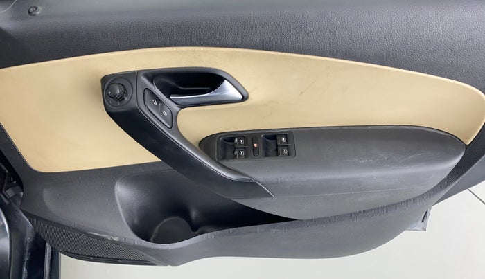 2016 Volkswagen Ameo COMFORTLINE 1.2, Petrol, Manual, 59,967 km, Driver Side Door Panels Control