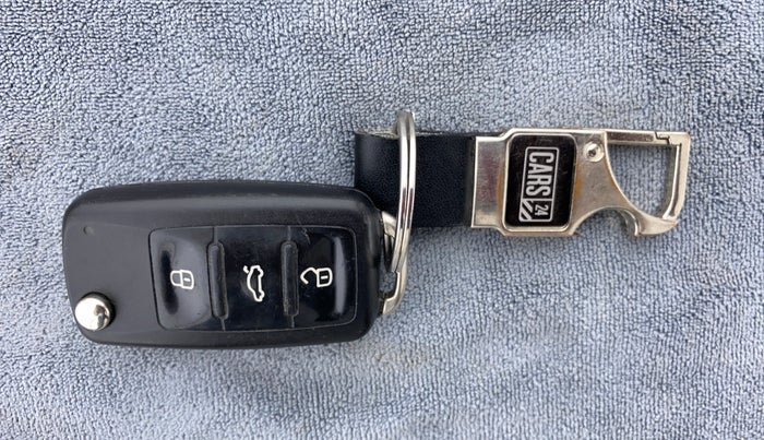 2016 Volkswagen Ameo COMFORTLINE 1.2, Petrol, Manual, 59,967 km, Key Close Up