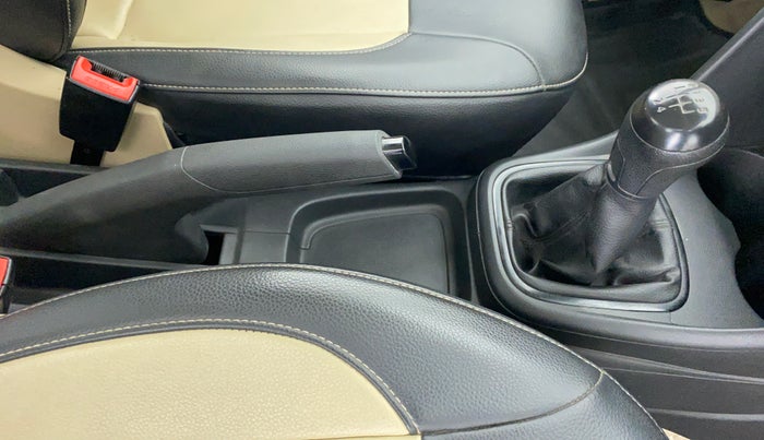 2016 Volkswagen Ameo COMFORTLINE 1.2, Petrol, Manual, 59,967 km, Gear Lever