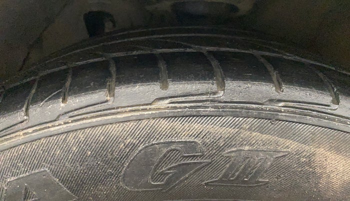 2016 Hyundai Verna FLUIDIC 4S1.6 VTVT SX O, Petrol, Manual, 85,605 km, Left Front Tyre Tread