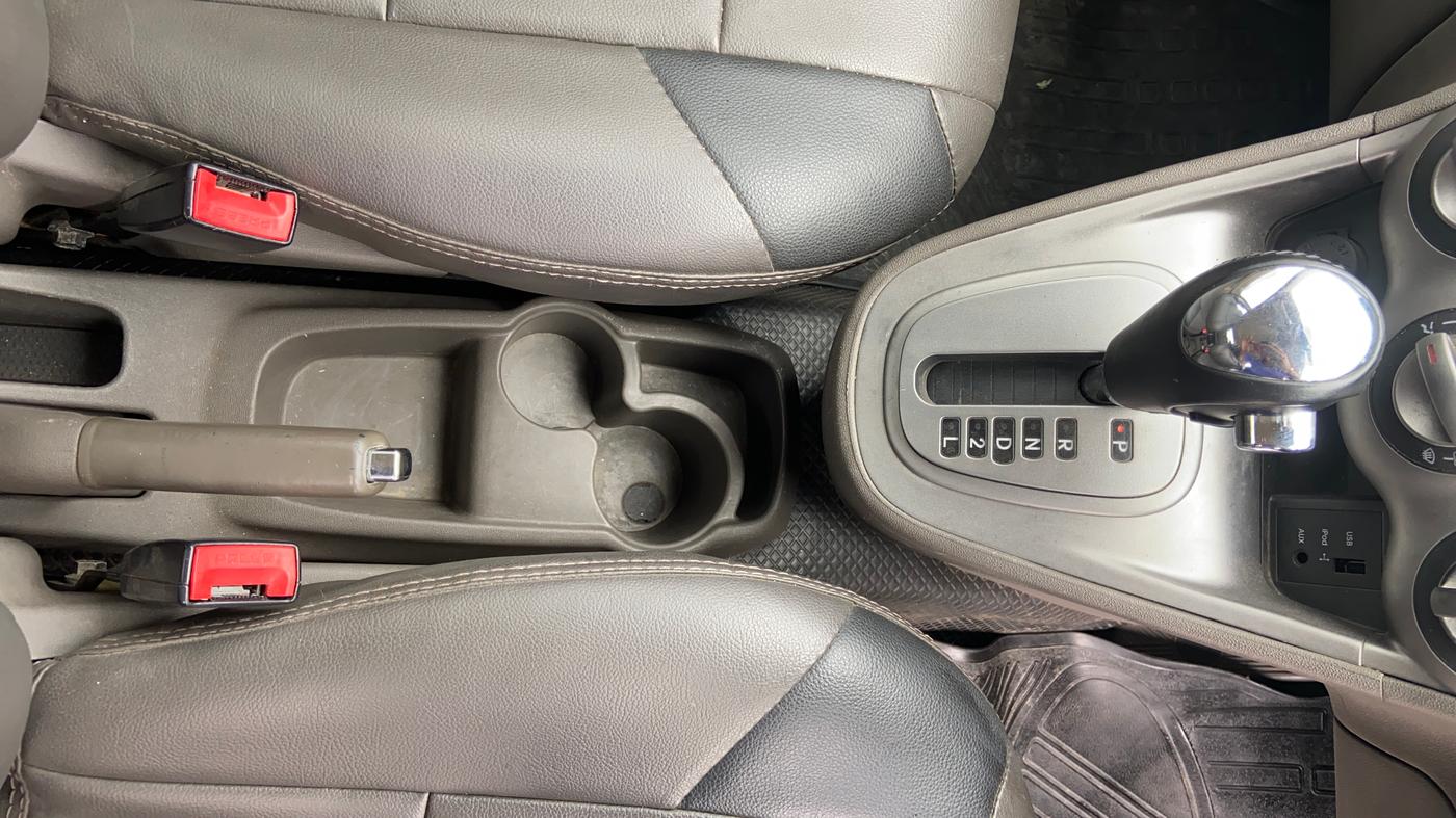 2013 Hyundai i10 SPORTZ 1.2 AT, Petrol, Automatic, 75,245 km, Gear Lever