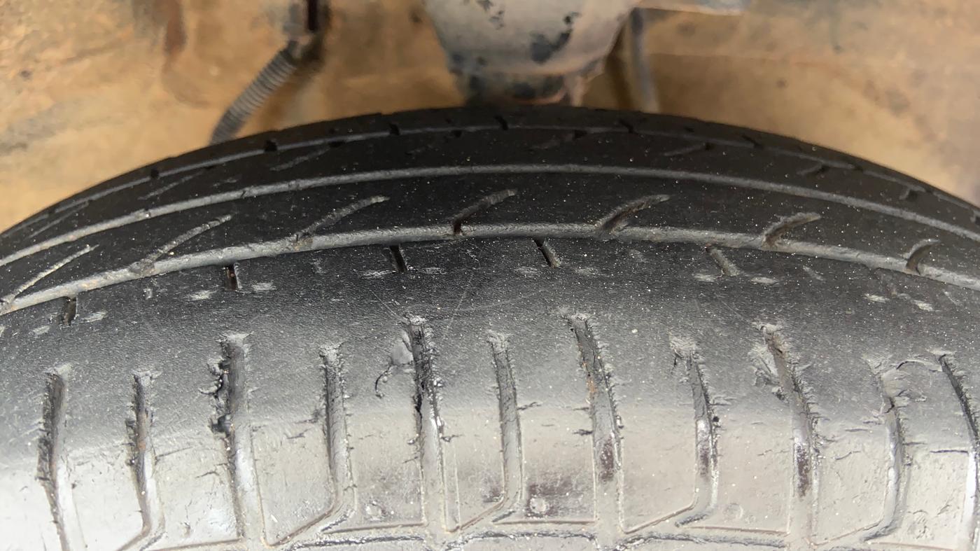 2013 Hyundai i10 SPORTZ 1.2 AT, Petrol, Automatic, 75,245 km, Right Front Tyre Tread
