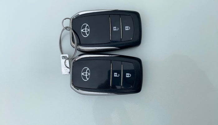 2022 Toyota Innova Crysta 2.4 ZX AT 7 STR, Diesel, Automatic, 86,716 km, Key Close Up
