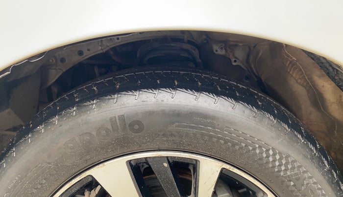 2022 Toyota Innova Crysta 2.4 ZX AT 7 STR, Diesel, Automatic, 86,716 km, Left Front Tyre Tread