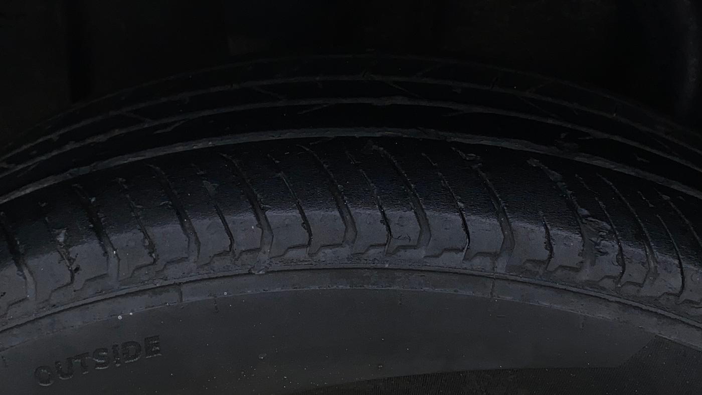2022 Nissan MAGNITE XV TURBO CVT, Petrol, Automatic, 58,812 km, Right Rear Tyre Tread