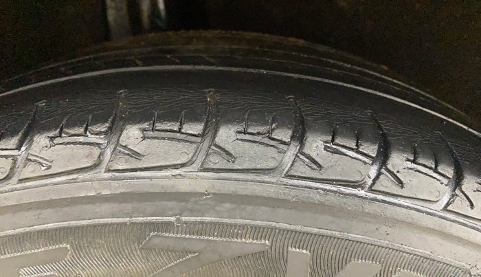 2017 Maruti Baleno DELTA PETROL 1.2, Petrol, Manual, 75,352 km, Right Rear Tyre Tread