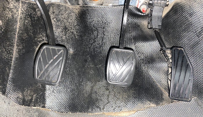 2017 Maruti Baleno DELTA PETROL 1.2, Petrol, Manual, 75,352 km, Pedals