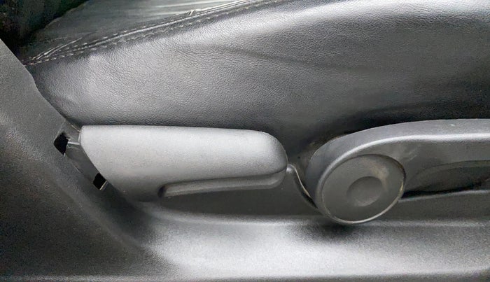 2018 Maruti Vitara Brezza ZDI PLUS AMT, Diesel, Automatic, 1,00,471 km, Driver Side Adjustment Panel