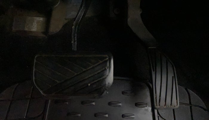 2018 Maruti Vitara Brezza ZDI PLUS AMT, Diesel, Automatic, 1,00,471 km, Pedals