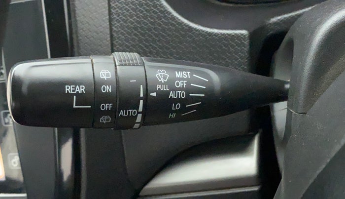 2018 Maruti Vitara Brezza ZDI PLUS AMT, Diesel, Automatic, 1,00,471 km, Rain Sensing Wipers