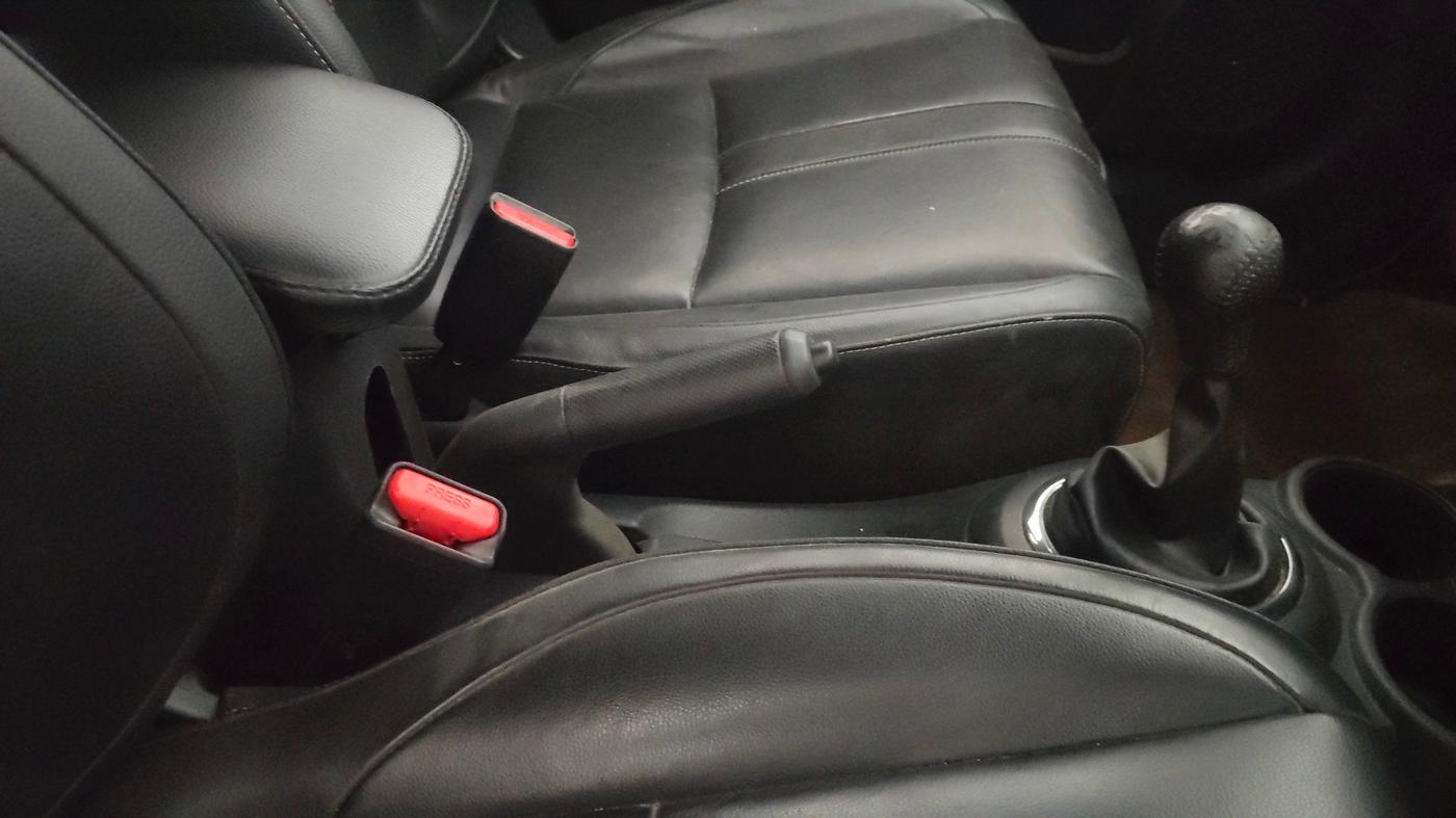 2017 Honda BR-V 1.5L I-VTEC VX, Petrol, Manual, 69,145 km, Gear Lever