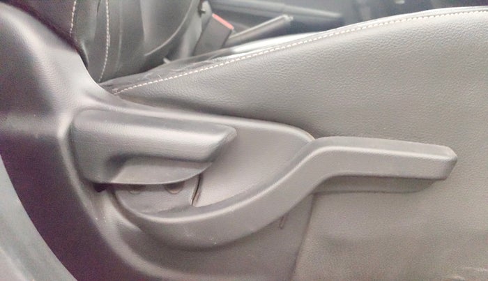 2017 Honda BR-V 1.5L I-VTEC VX, Petrol, Manual, 69,145 km, Driver Side Adjustment Panel