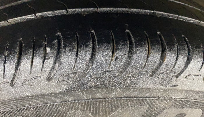 2016 Hyundai Xcent S 1.2 SPECIAL EDITION, Petrol, Manual, 72,959 km, Right Rear Tyre Tread