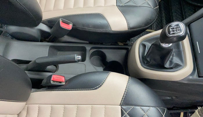 2016 Hyundai Xcent S 1.2 SPECIAL EDITION, Petrol, Manual, 72,959 km, Gear Lever