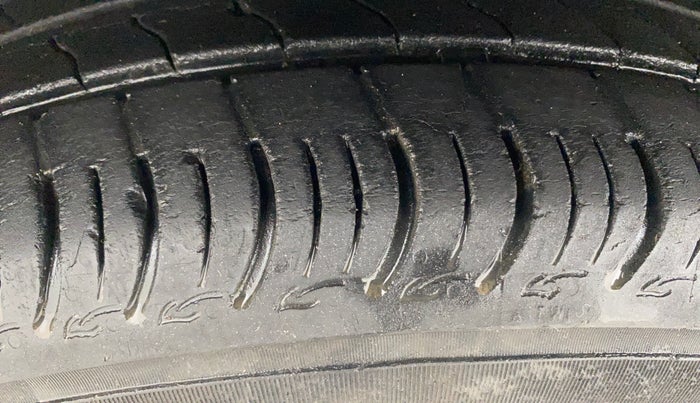 2016 Hyundai Xcent S 1.2 SPECIAL EDITION, Petrol, Manual, 72,959 km, Left Front Tyre Tread